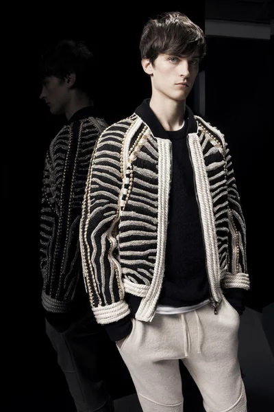 Look 26